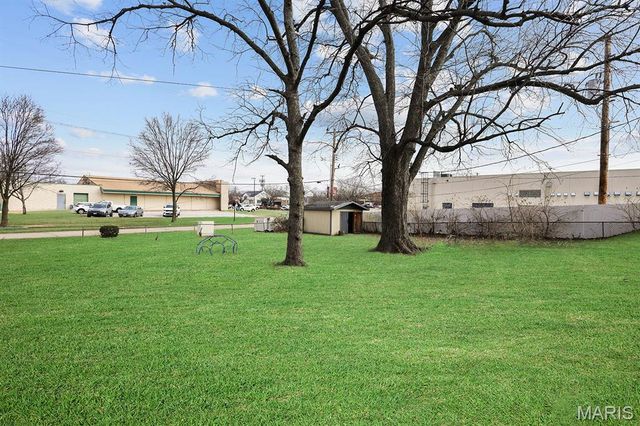 615 Florland Drive, Florissant, MO 63031