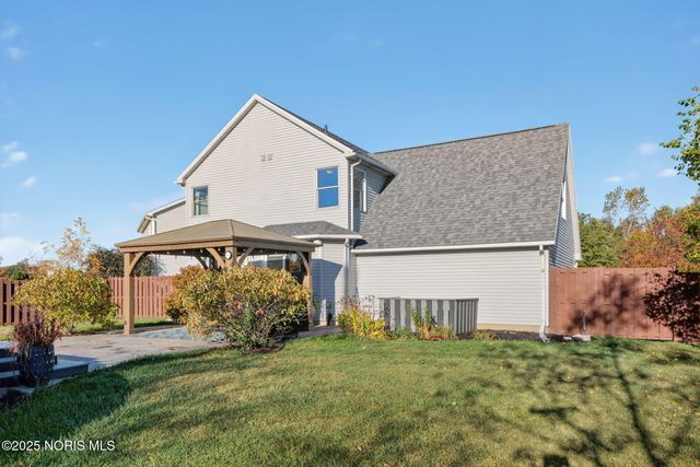 664 Little Creek Drive, Perrysburg, OH 43551