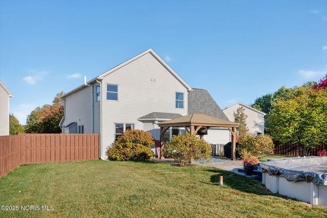 664 Little Creek Drive, Perrysburg, OH 43551