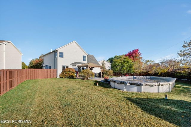 664 Little Creek Drive, Perrysburg, OH 43551