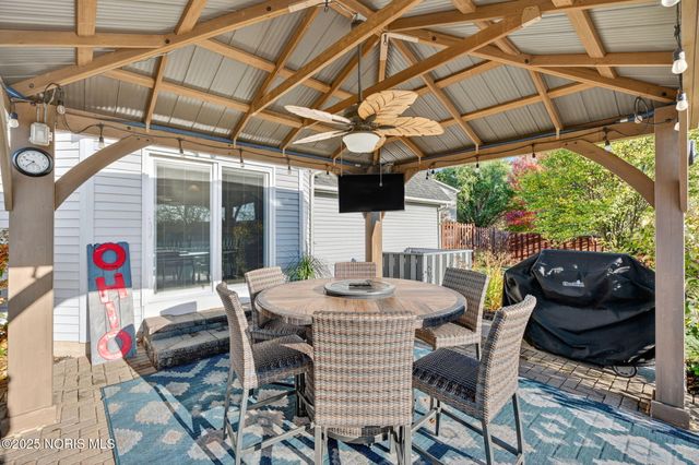 664 Little Creek Drive, Perrysburg, OH 43551