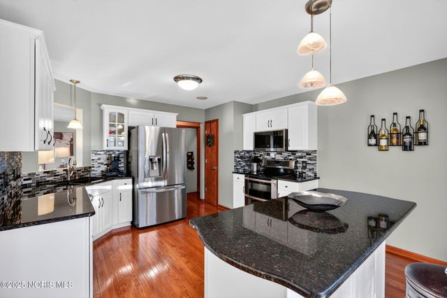 664 Little Creek Drive, Perrysburg, OH 43551