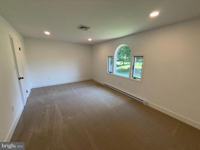 15 DEN MAR DR, Holtwood, PA 17532