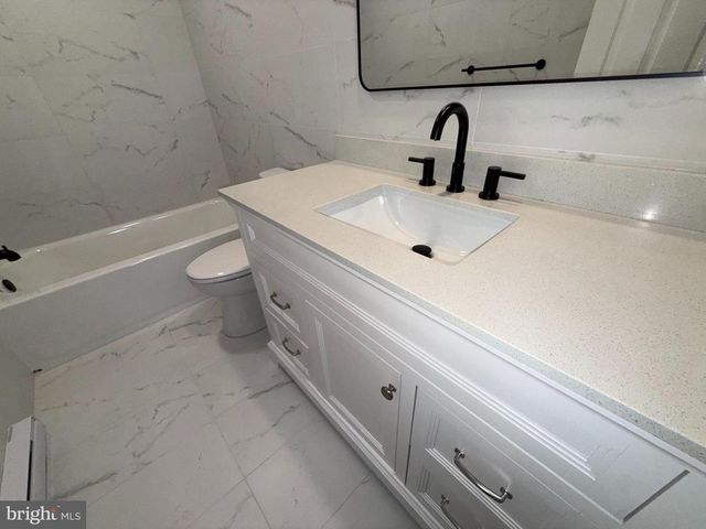 15 DEN MAR DR, Holtwood, PA 17532