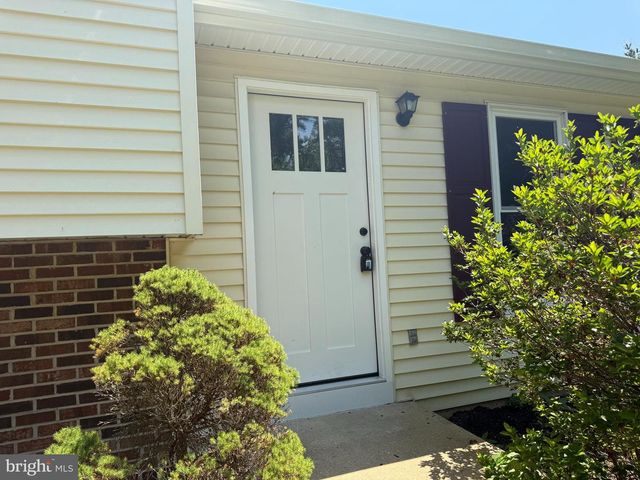 15 DEN MAR DR, Holtwood, PA 17532