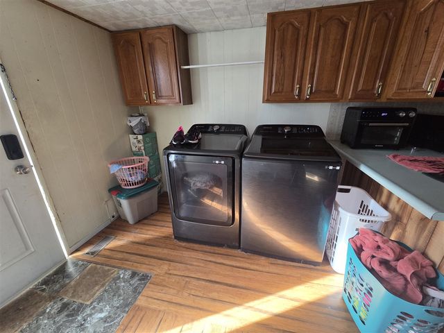 158 W Saint Joe Street, Hillsdale, MI 49242