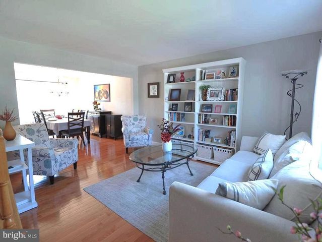 15 NOTTINGHAM WAY, Mount Laurel, NJ 08054