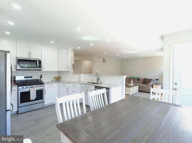 15 NOTTINGHAM WAY, Mount Laurel, NJ 08054