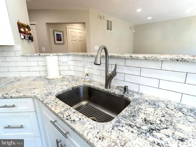 15 NOTTINGHAM WAY, Mount Laurel, NJ 08054