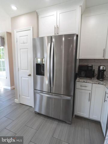 15 NOTTINGHAM WAY, Mount Laurel, NJ 08054