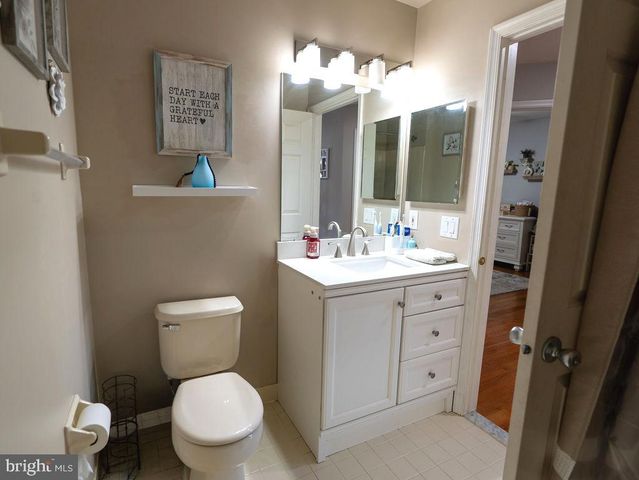 15 NOTTINGHAM WAY, Mount Laurel, NJ 08054