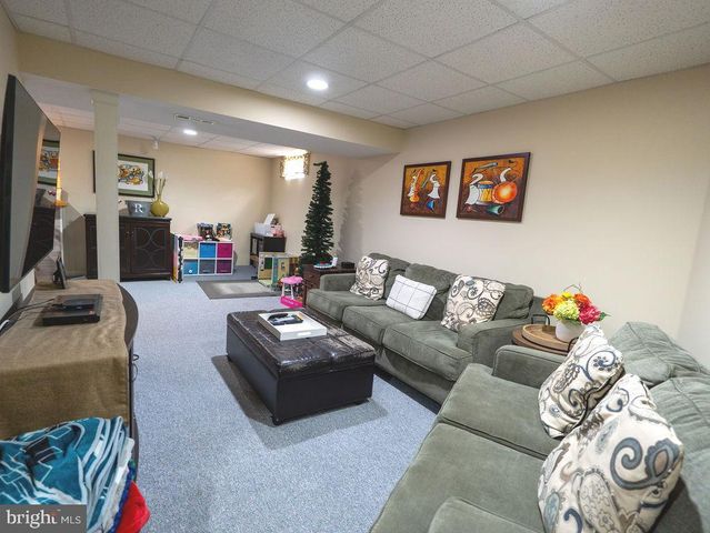 15 NOTTINGHAM WAY, Mount Laurel, NJ 08054