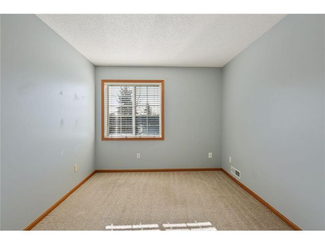 652 Willoughby Way W, Minnetonka, MN 55305
