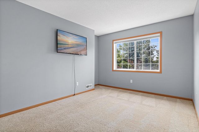 652 Willoughby Way W, Minnetonka, MN 55305