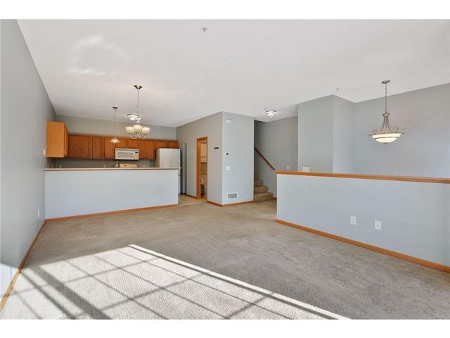 652 Willoughby Way W, Minnetonka, MN 55305