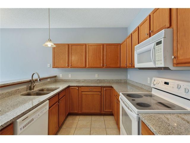 652 Willoughby Way W, Minnetonka, MN 55305