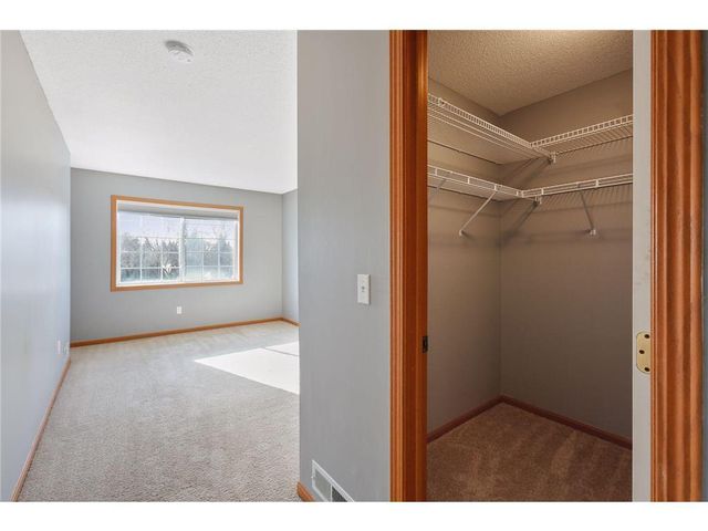 652 Willoughby Way W, Minnetonka, MN 55305