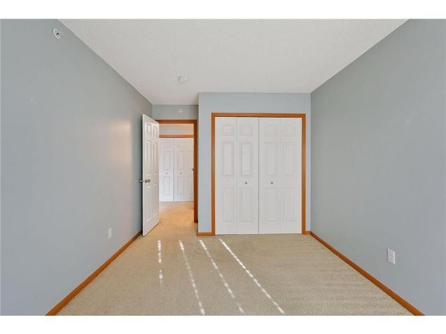 652 Willoughby Way W, Minnetonka, MN 55305