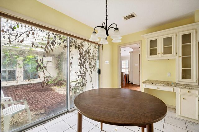 2915 Country Club Boulevard, Sugar Land, TX 77478