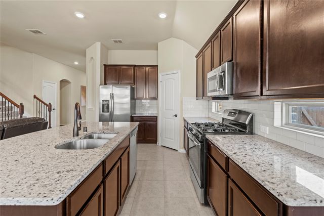 804 Skytop Drive, Fort Worth, TX 76052