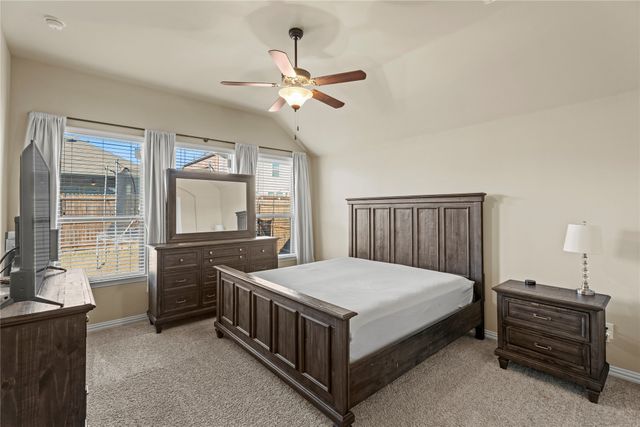 804 Skytop Drive, Fort Worth, TX 76052