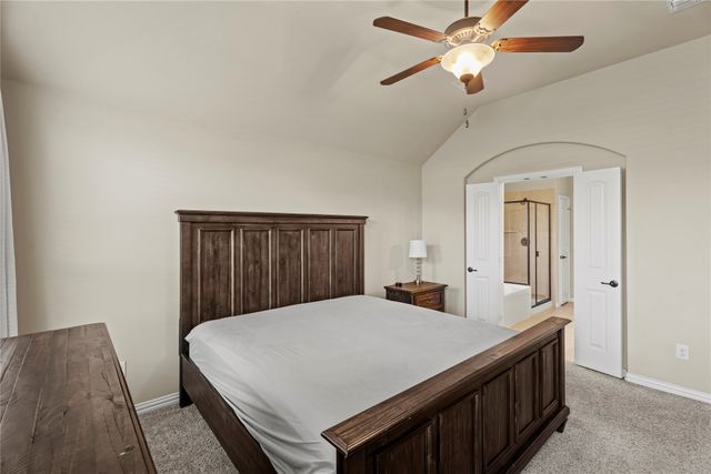 804 Skytop Drive, Fort Worth, TX 76052