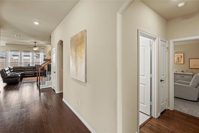 804 Skytop Drive, Fort Worth, TX 76052