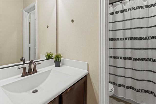 804 Skytop Drive, Fort Worth, TX 76052