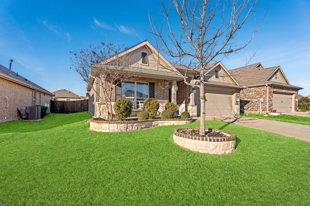 804 Skytop Drive, Fort Worth, TX 76052