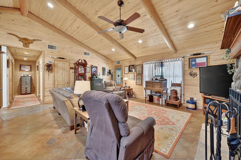 1623 Three Skillet Road, Springtown, TX 76082 — photo 5