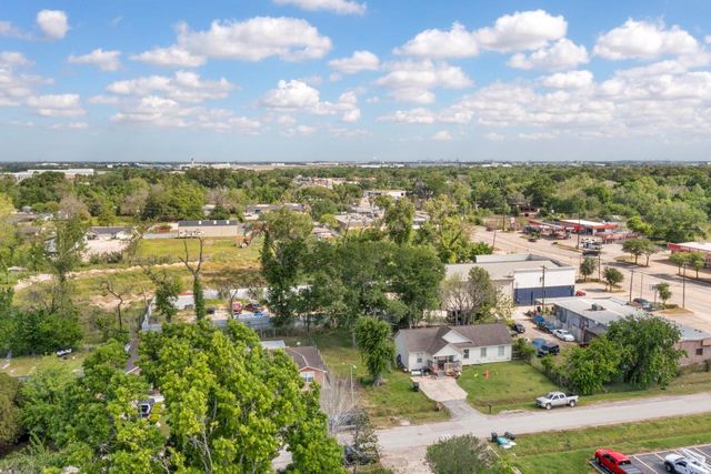 7609 Red Robin Lane, Houston, TX 77075