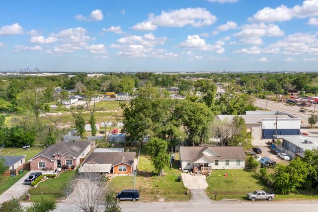 7609 Red Robin Lane, Houston, TX 77075