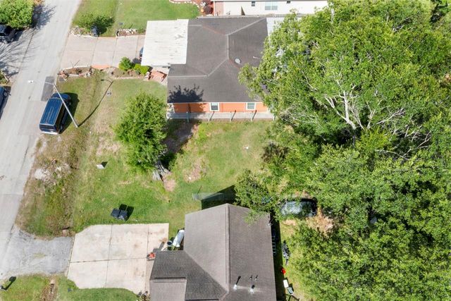 7609 Red Robin Lane, Houston, TX 77075