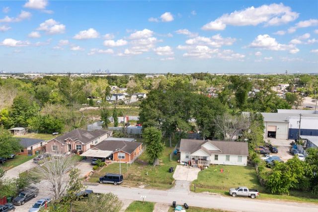 7609 Red Robin Lane, Houston, TX 77075
