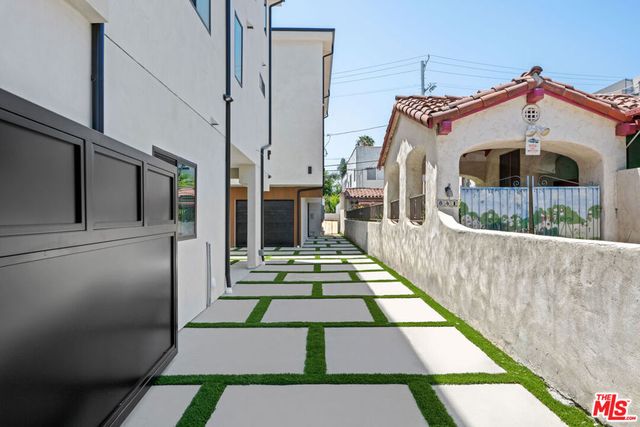 839 N Detroit Street, Los Angeles, CA 90046
