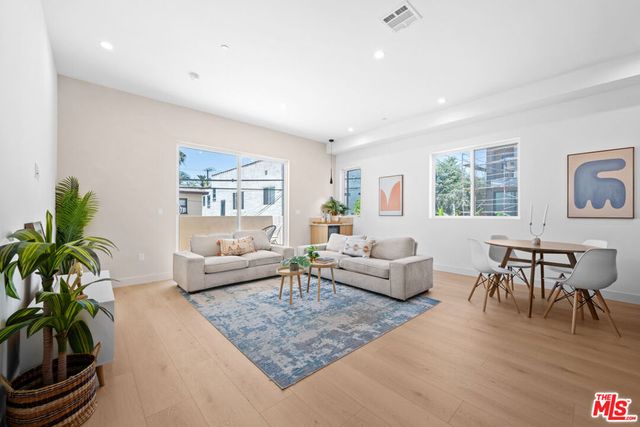 839 N Detroit Street, Los Angeles, CA 90046