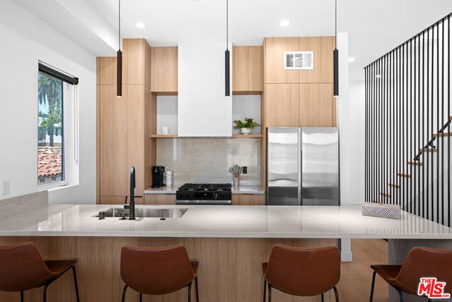 839 N Detroit Street, Los Angeles, CA 90046