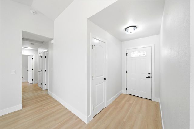 8251 Kilmer Cir, Sacramento, CA 95828