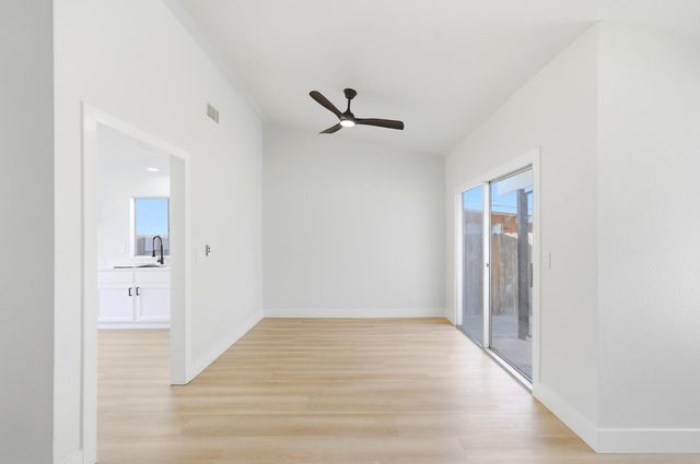 8251 Kilmer Cir, Sacramento, CA 95828