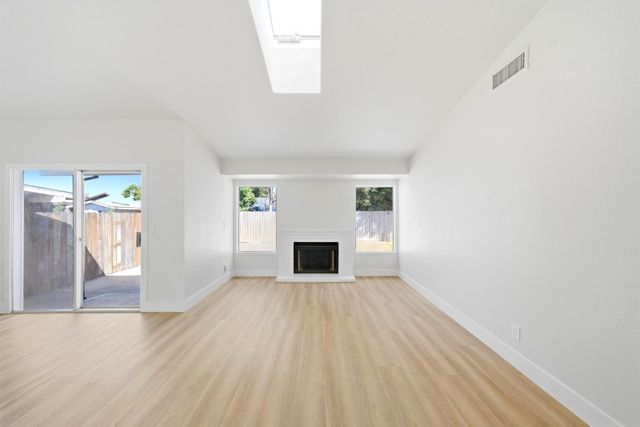 8251 Kilmer Cir, Sacramento, CA 95828