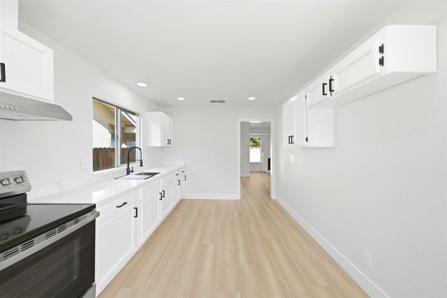 8251 Kilmer Cir, Sacramento, CA 95828