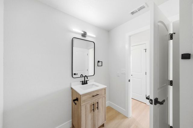 8251 Kilmer Cir, Sacramento, CA 95828