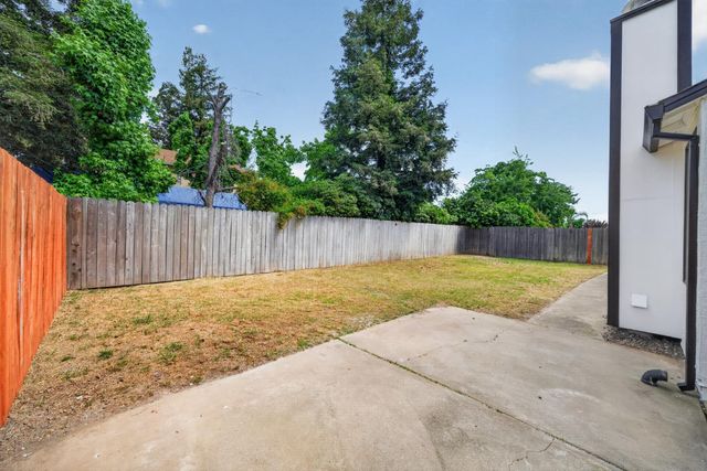 8251 Kilmer Cir, Sacramento, CA 95828