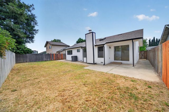 8251 Kilmer Cir, Sacramento, CA 95828