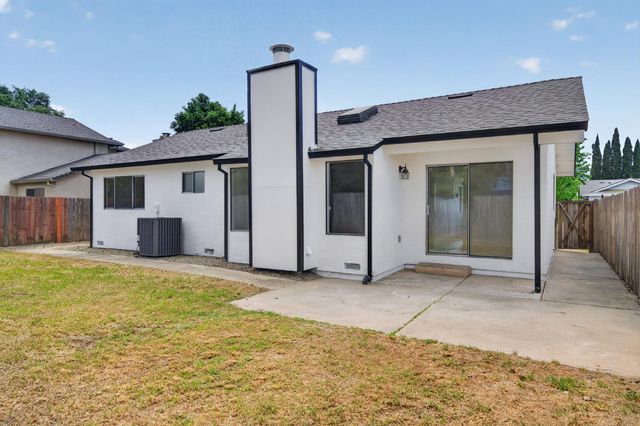 8251 Kilmer Cir, Sacramento, CA 95828