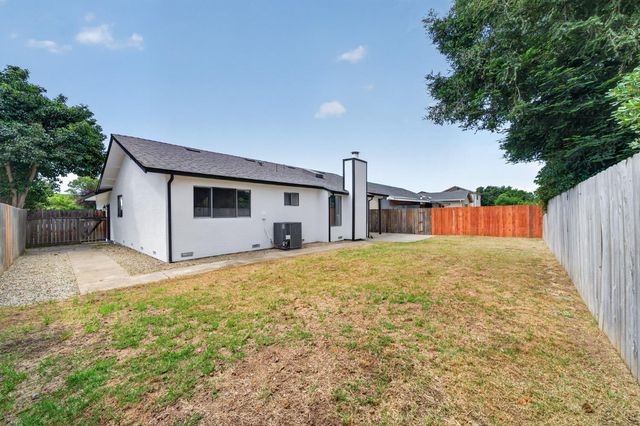 8251 Kilmer Cir, Sacramento, CA 95828