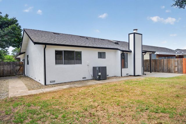 8251 Kilmer Cir, Sacramento, CA 95828