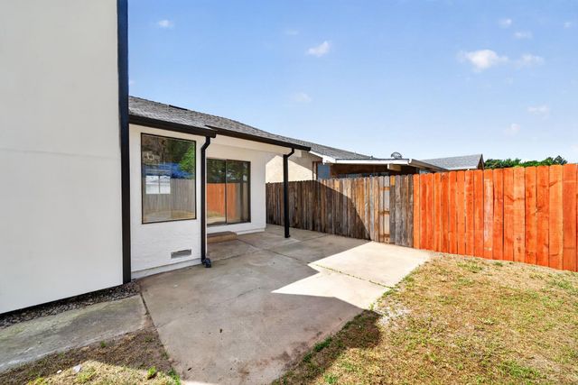 8251 Kilmer Cir, Sacramento, CA 95828