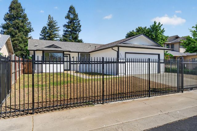 8251 Kilmer Cir, Sacramento, CA 95828