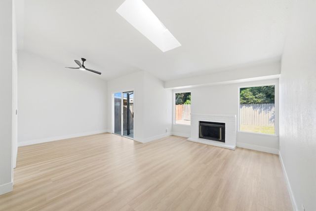 8251 Kilmer Cir, Sacramento, CA 95828